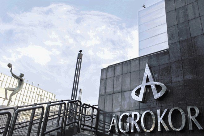 Dnevnik_si's tweet photo. Za Todorićevo cesarstvo se bodo udarili Rusi in Američani https://t.co/Re7qlYfGaA #Mercator #Agrocor https://t.co/maKqsh4HZP