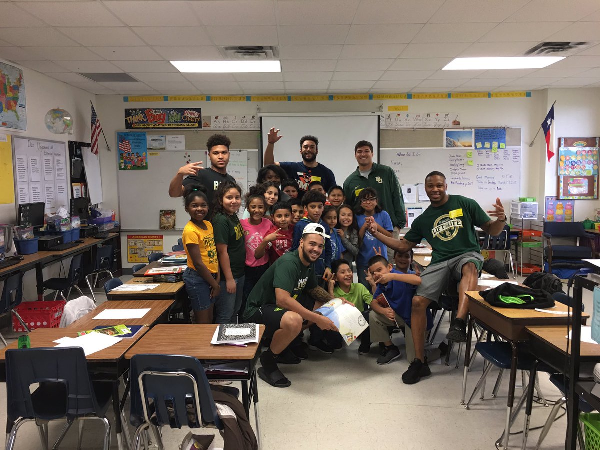 DaBUGang's tweet image. Thank You To Alta Vista Elementary for having us in to hang with the Kids!!🐻🙌🏾