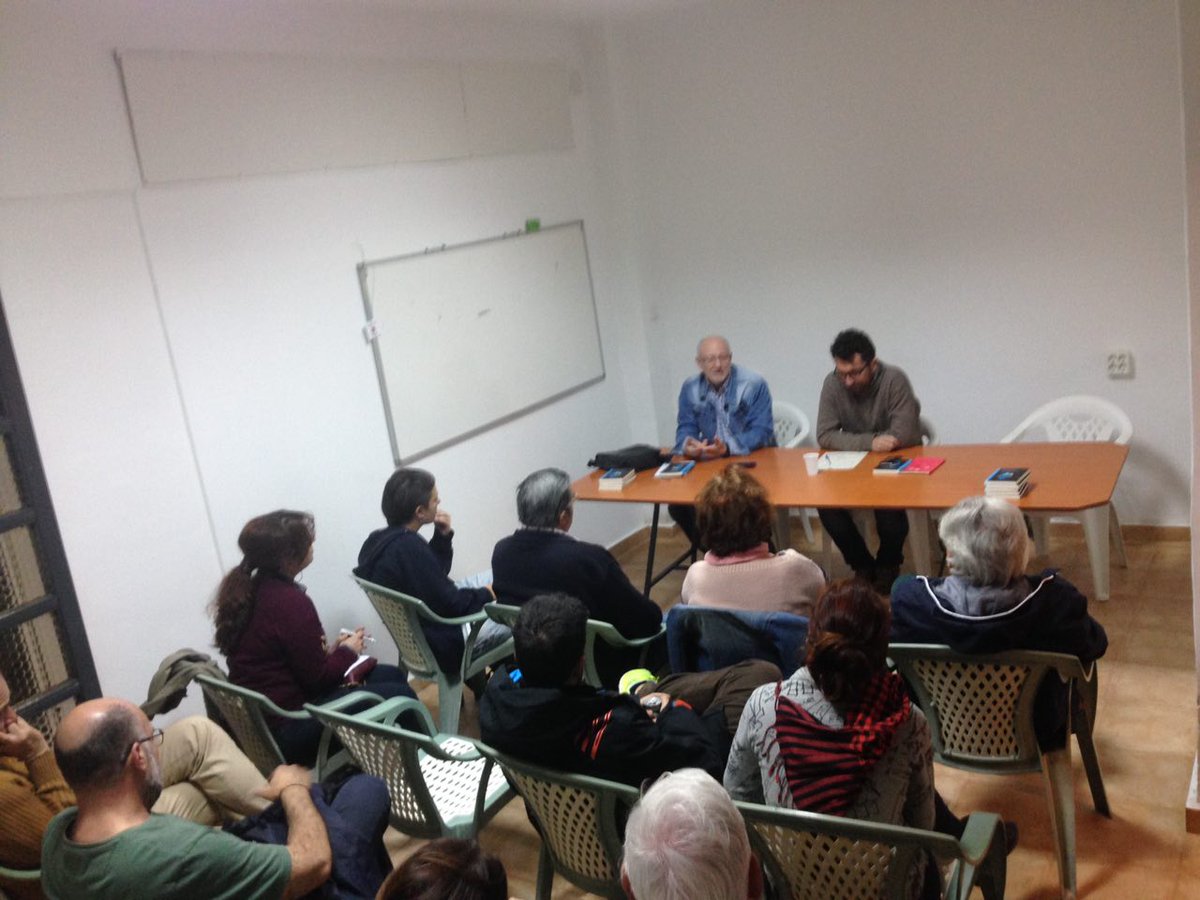 NHTQPMalaga's tweet photo. En la presentación del libro de @jeswonehouse, "Los negocios del cambio climático". @NHTQPSevilla @sintiempo28N @IZAR_Rev @IZARAndalucia https://t.co/YUhASg98AQ