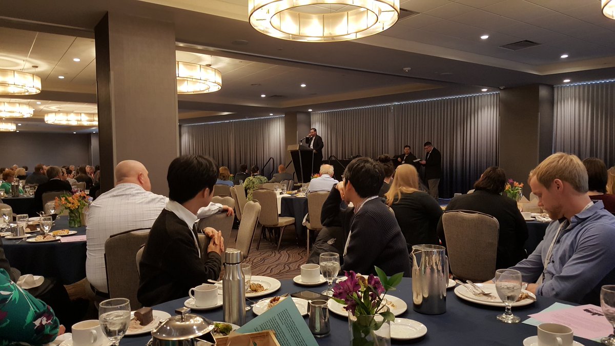 Doug_Pruim's tweet image. Communication Studies acceptance rate at 17% (normal 14%) with 381 submissions. Blended methods, many IPC. #CSCA17 #Luncheon