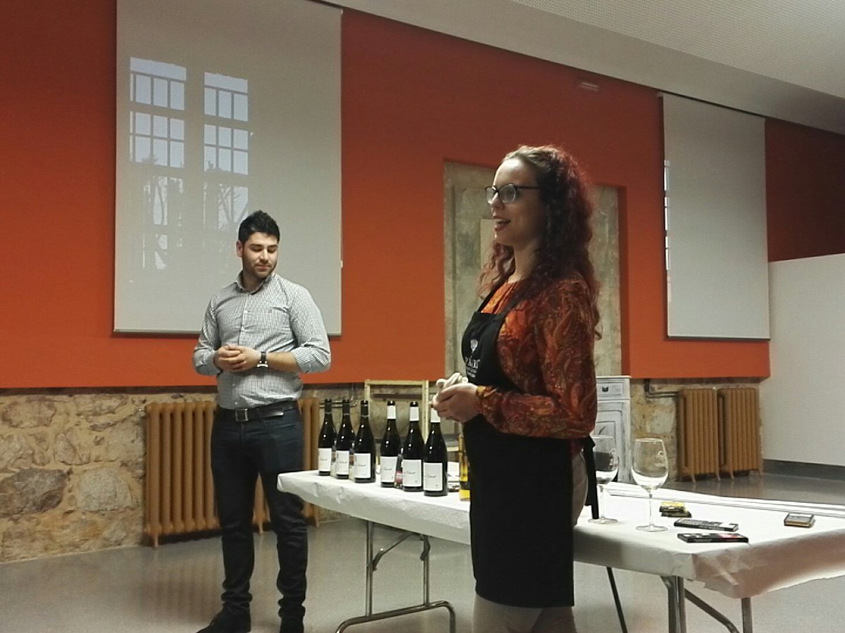 TurismoyHoste's tweet photo. En @sicastorga #Cata #WineLovers @Castroventosa bodega de Valtuille de abajo, y #Chocolate @turismoastorga #Astorga https://t.co/uMyPox1bpT