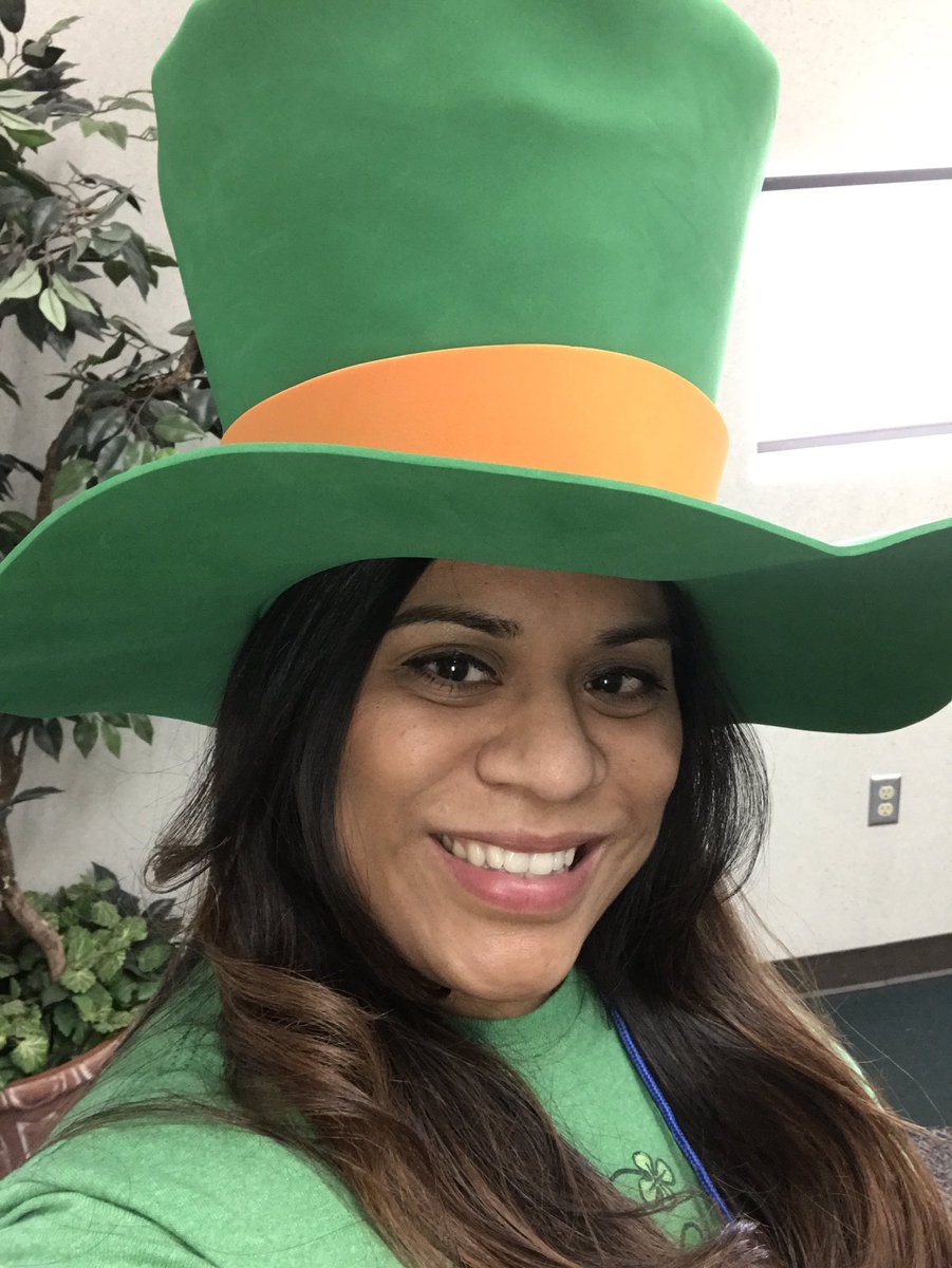 smalltowninok's tweet photo. Sandy says Happy St Patrick's day 🍀☘️🍀#reppinnorman #StpATTyday #lifeatatt https://t.co/uH0HzafDVE