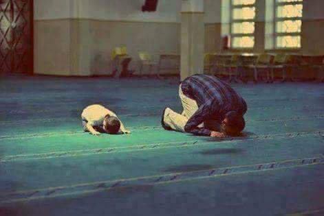 Sualthobaiti's tweet photo. الأطفال لا يفعلون ما تقولون بل يفعلون ما تفعلون.
* https://t.co/ecf6flM1QU