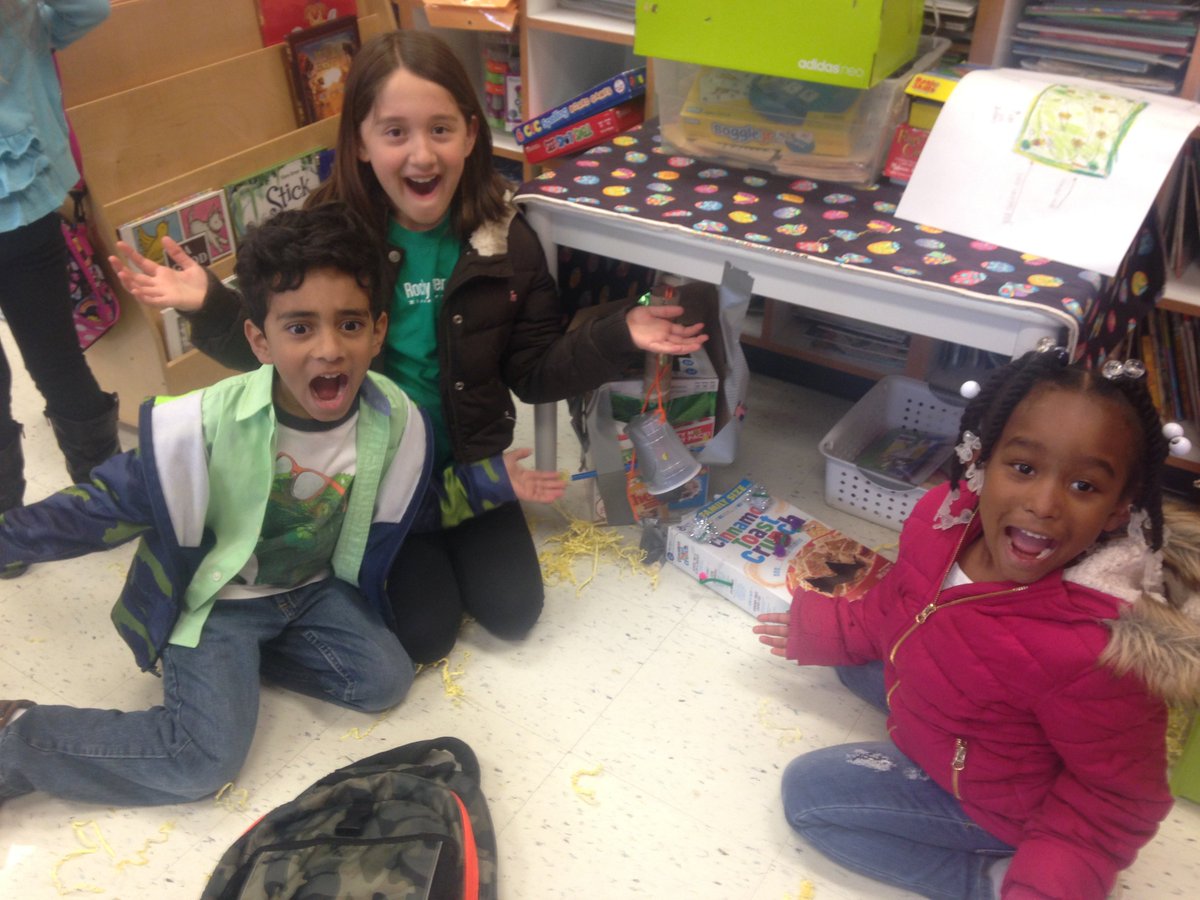 mrsmorrison3rd's tweet photo. We were not able to catch any leprechauns today, but we had fun trying.  @brgutschick Maybe next year.  Great team work today book buddies. https://t.co/zh1o3CAj1v