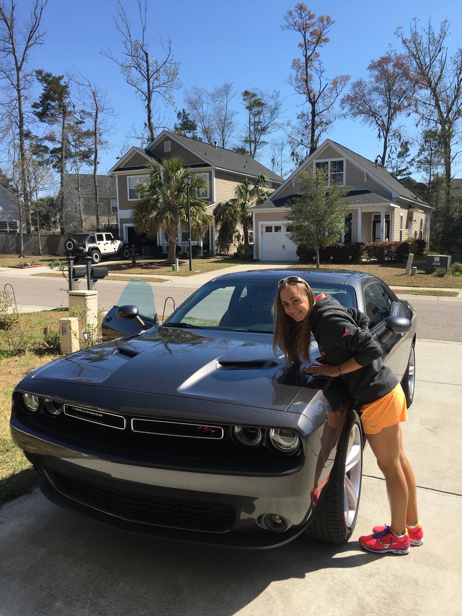 Upgrade car rental surprise from my team... my fav muscle car 💪🏼 <a href="/MizunoTennisEU/">Mizuno Tennis</a> <a href="/DodgeChaIIenger/">Dodge Challenger</a>