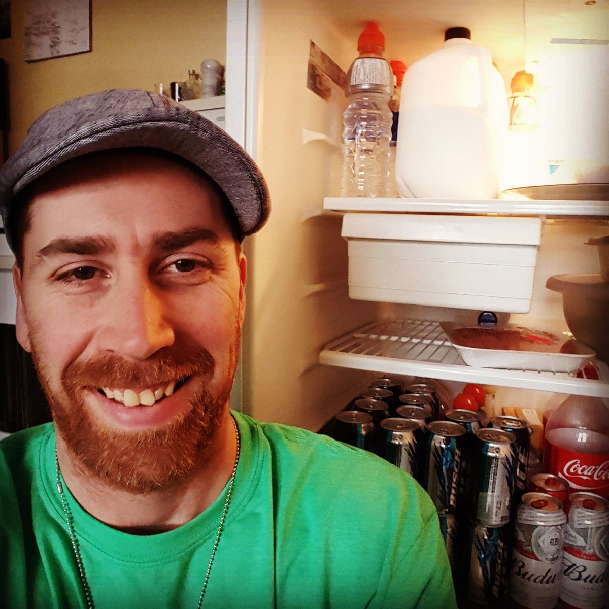 rubin_savage's tweet photo. Got my BEERS #buschice https://t.co/AicRumnJ1P