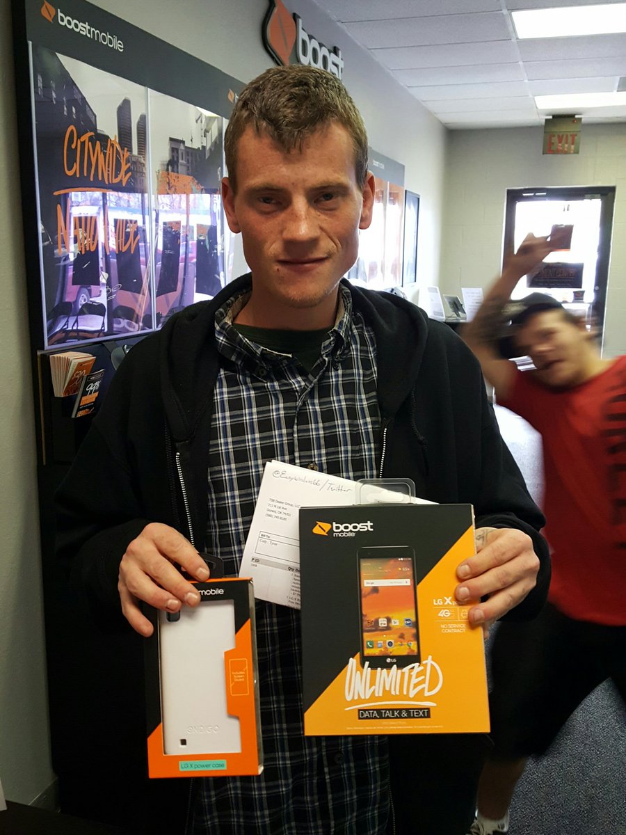 Easywireless66's tweet photo. Port your number over and save big....#boostmobile #UnlimitedData #FamilyPlan @boostmbilerandy https://t.co/DAriZe4nWc