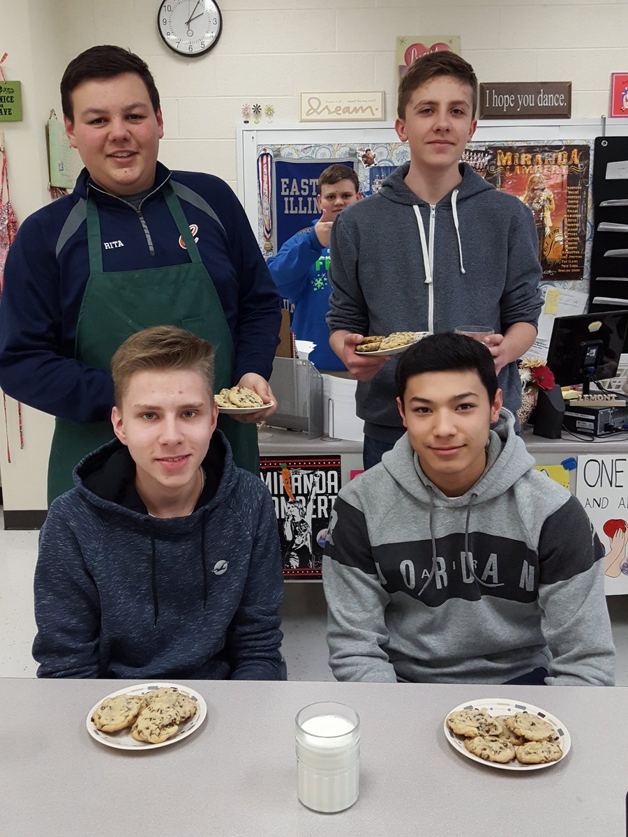 FACS_LHS210's tweet photo. Drop cookie lab! #FACSclasses #GoLemont https://t.co/BH5l9ENezc