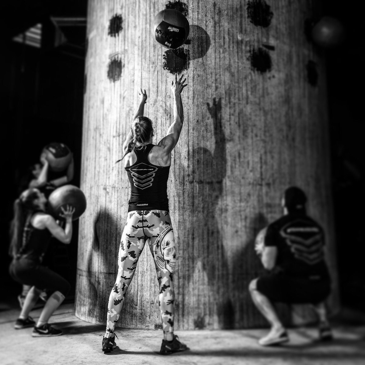 LummeTerhi's tweet photo. Ready to hit 'some' wall balls, DLs, rowing cals & HSPUs tomorrow ๐ #excited #goodtest #open17point4 #cfch #teamevolver https://t.co/AaRExpRbZY