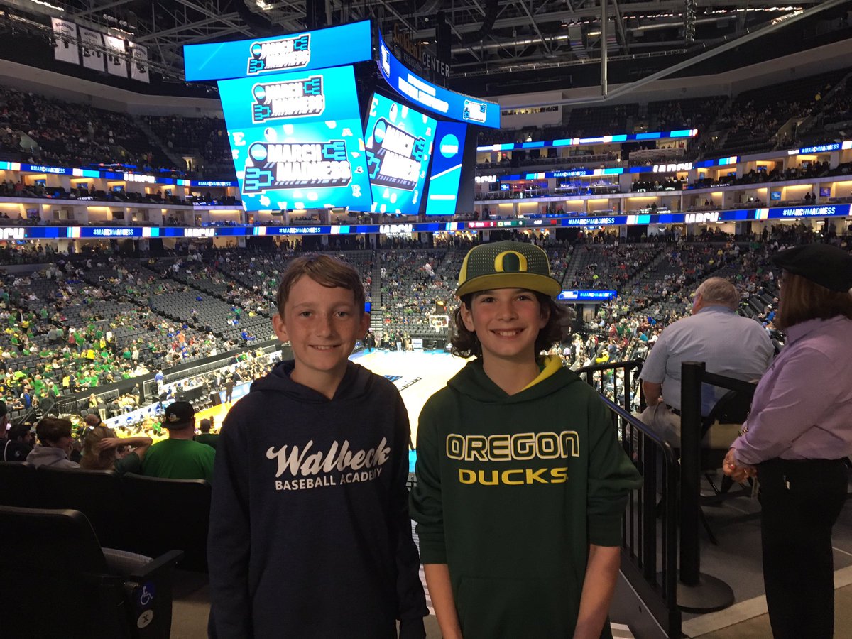 mthomas415's tweet photo. #marchmadness Awesome day at @Golden1Center. Go Ducks! https://t.co/txhlL15SXm