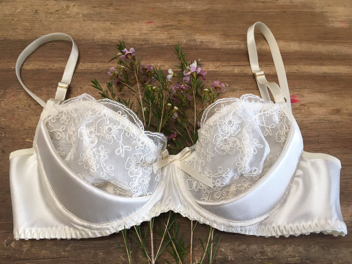 Just_Joannaaa's tweet photo. I'm running on 2 hours of sleep because of this custom set but it was well worth it 🌾 https://t.co/tXp9ggPs5t