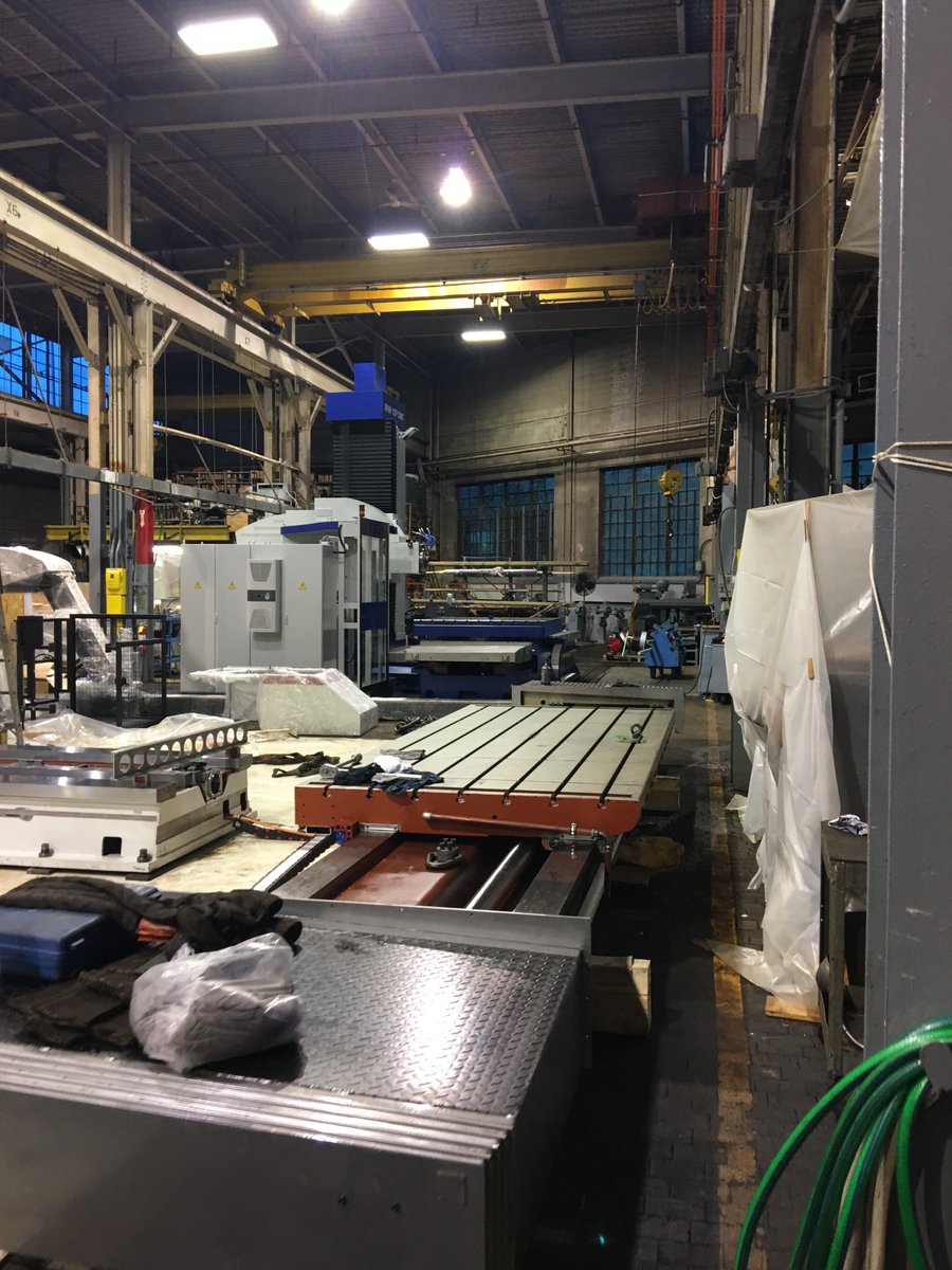 LucasPrecision's tweet photo. The Pressl guys are making progress in erecting this machine in our Cleveland Ohio shop. #LucasBoringMill #Fermat #Pressl #CzechRepublic https://t.co/m9SdfRaTUm