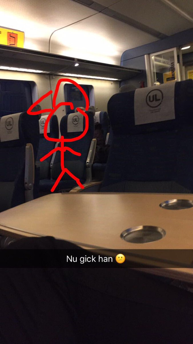 swe1999's tweet photo. Ensamhet i tre bilder https://t.co/I13GI1rL1I