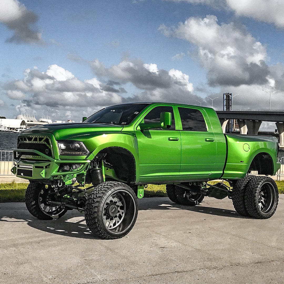RealTruck's tweet image. #StPatricksDay sale 10% off @TruXedo #Extang @UnderCoverTBC #Retrax @BAKIndustries @advantageparts @NFABINC @BedRug bit.ly/2mXUO2c