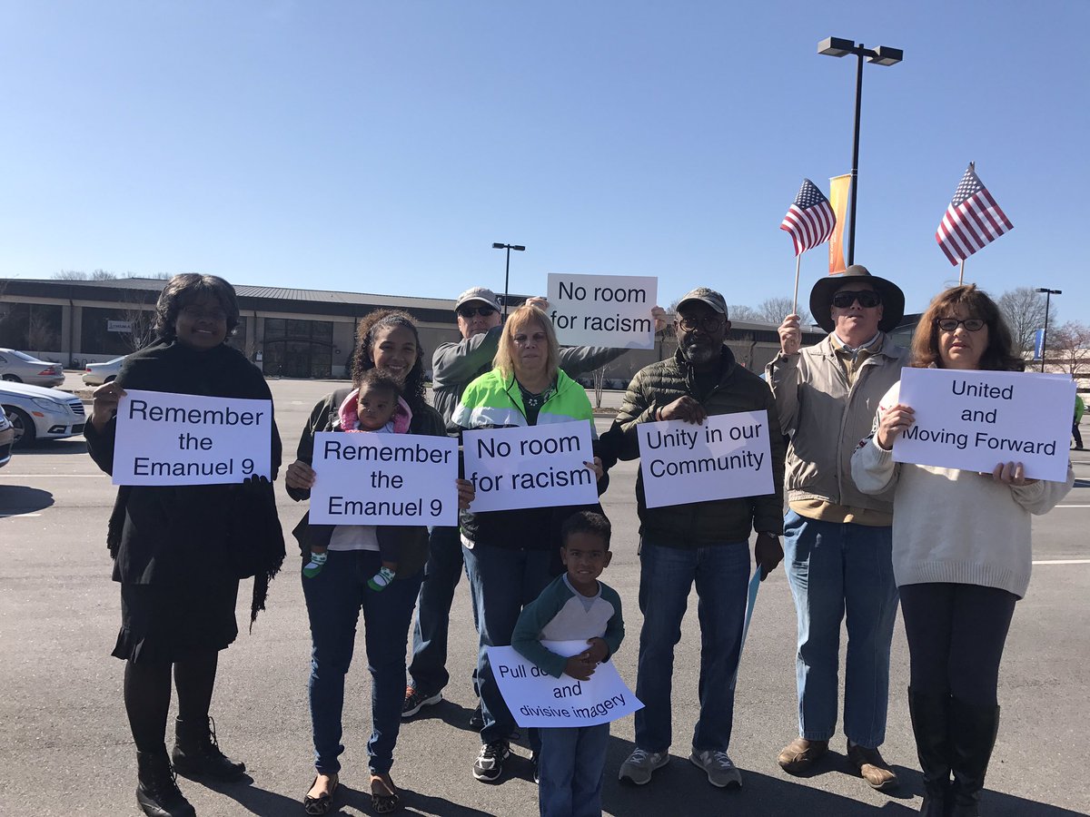 Frank4Congress's tweet photo. #iamyou NAACP United and Moving Foward Rally. Because ALL men were created equal. #noconfederateflag https://t.co/H0vurr83NN