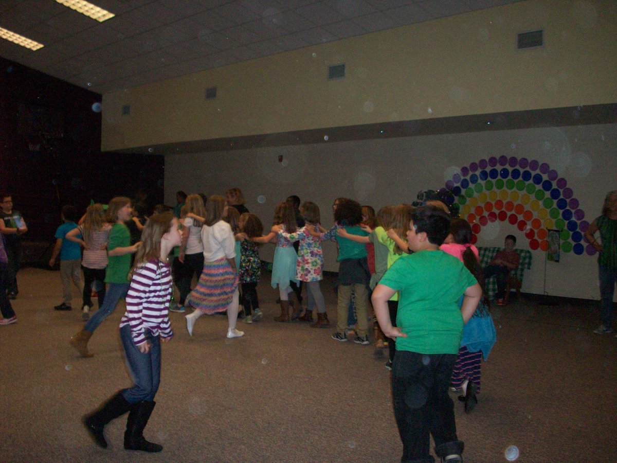 SandridgeEl's tweet photo. 4th and 5th grader dance "Painting St. Patrick's Day Purple" https://t.co/e6fj64xl0R