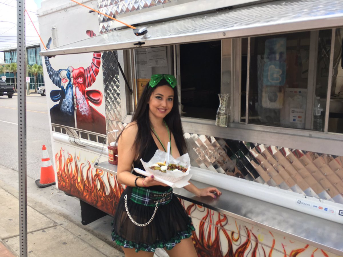 chillywillysbbq's tweet photo. #Washington ave is about to get #Turntup #LincolnBarHouston #EyeCandy https://t.co/KWdIUPhCDk