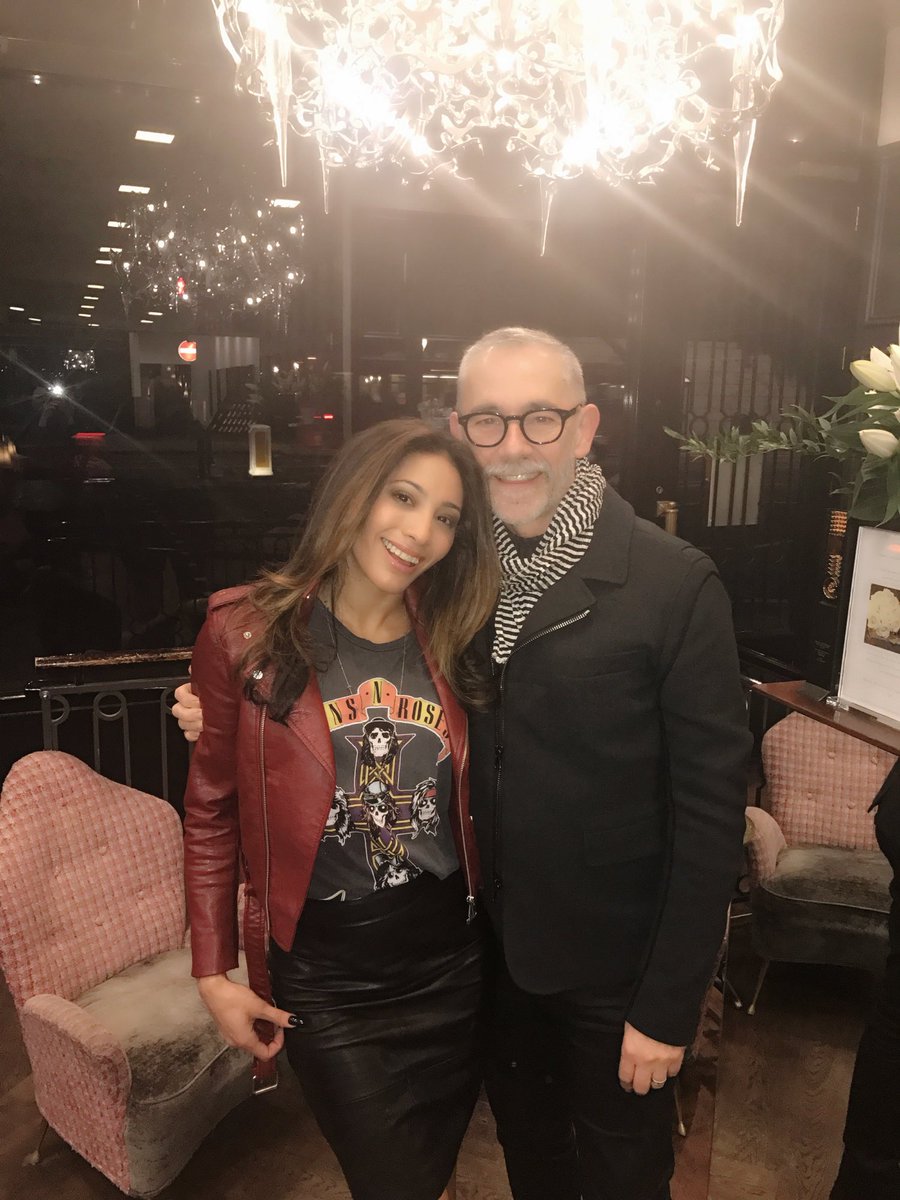 karen_hauer's tweet photo. Loving my new hair!! Thank you @PaulEdmonds217 for giving me a new look that I'm absolutely in love it x 💛 https://t.co/SOcJ6QvCcb