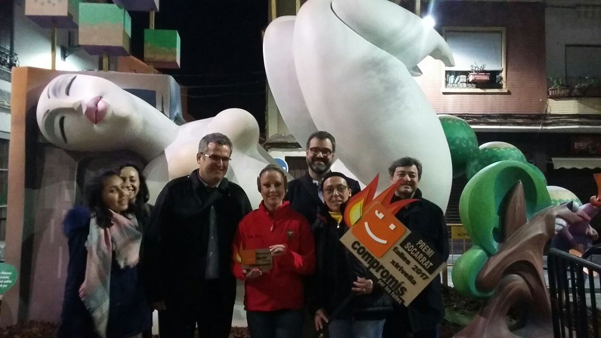 compromisXRV's tweet photo. 🔥 I el premi Socarrat 2017 ha sigut per a... la Falla Sant Antoni!! #Xirivella #CompromisFaller #Falles17 https://t.co/zduTTIzslI https://t.co/GsAPkKzCGN