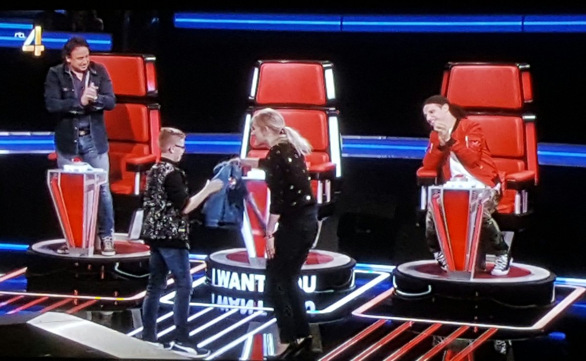 En weer is het <a href="/IlseDeLange/">Ilse DeLange</a> die  gewoon live zingt en ECHT leuk is en niet gemaakt leuk doet. #topmens #tvk #voicekids