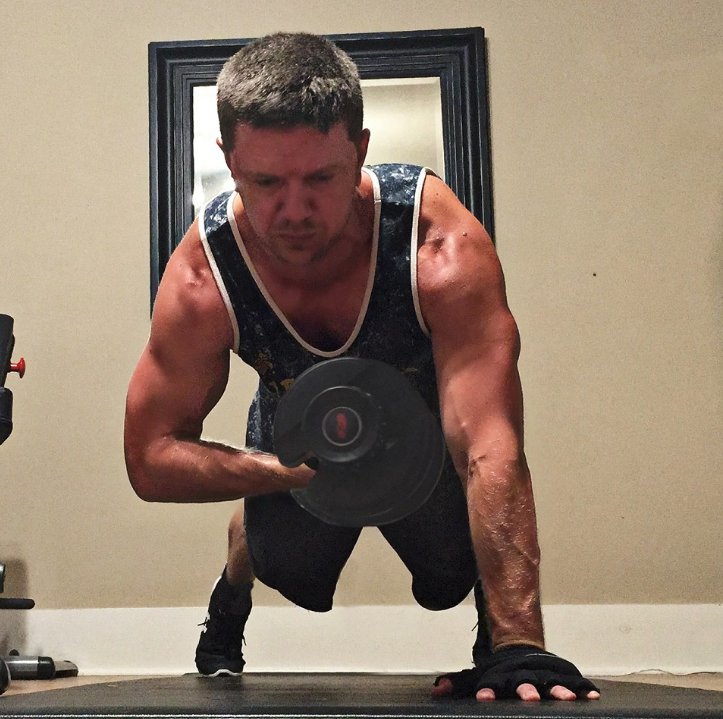 Bowflex's tweet photo. #FlexFriday make sure to get your workout in before celebrating #StPaddysDay tonight! Thanks FB fan Douglas for the pic! #FlexFri #FlexOnEm https://t.co/4le0GjnptE