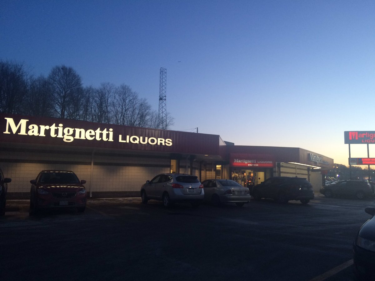 jmbTweets1's tweet photo. Going to have to find a new post-work pit stop. #martignetti closing tomorrow for good. https://t.co/pvvNGxybWU