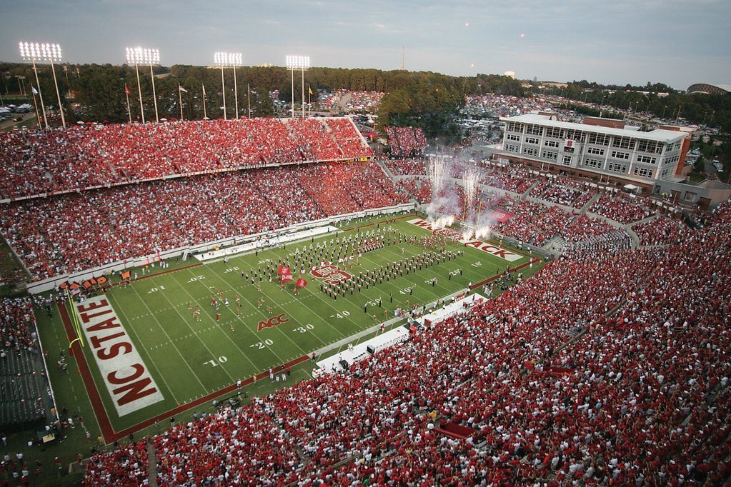 Students2021's tweet photo. North Carolina State University ❤️⚪️💯 #NCState21 #NCSU21 https://t.co/5ZgvnQXvQO