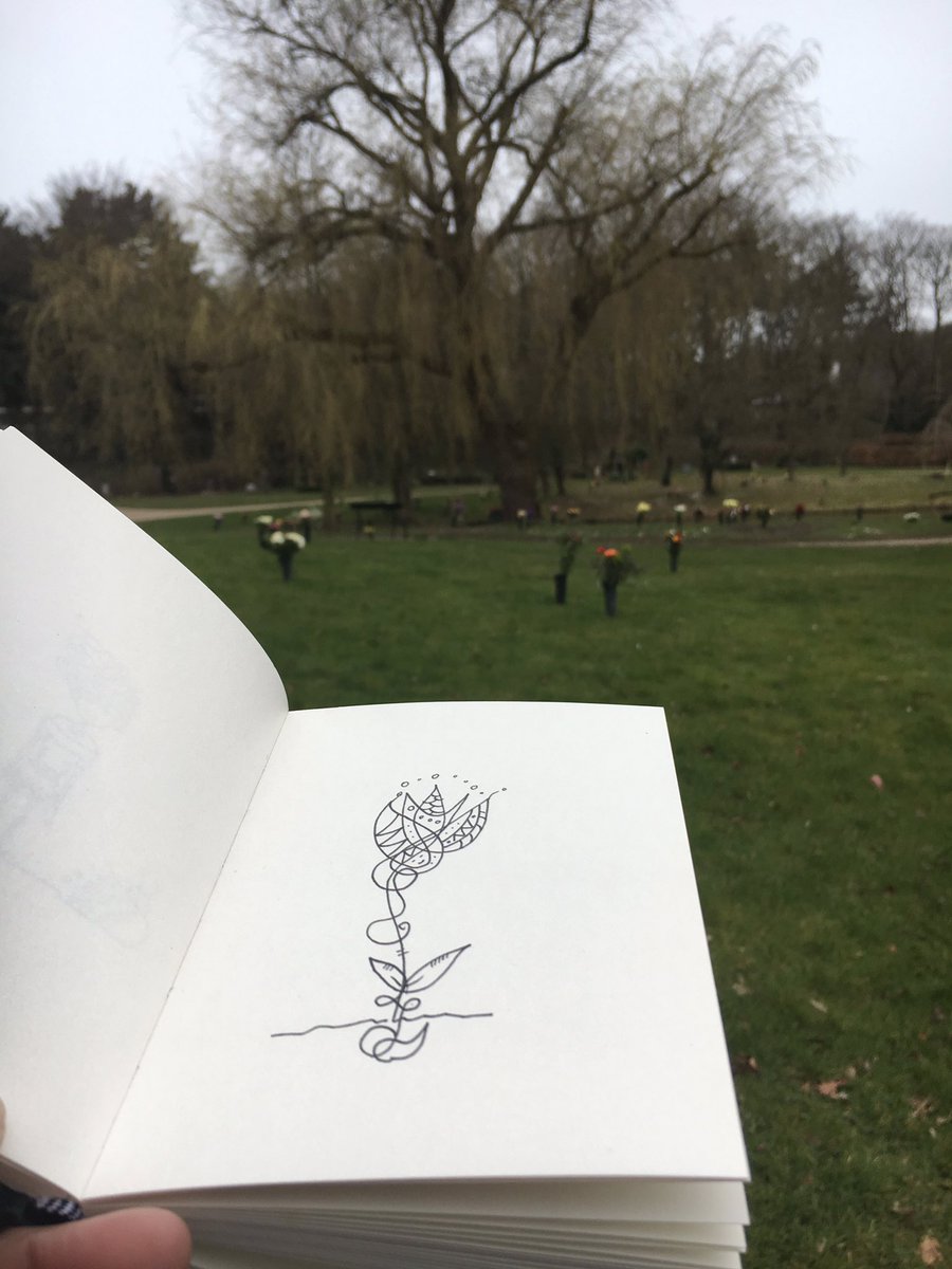 DecyDesign's tweet image. Boy... 😌#illustration #art #gallery #women #birds #doodle #draw #pencil #sketchbook #velzen #driehuis