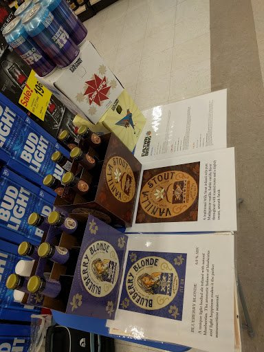 IntlBU's tweet image. Happy St. Pats! 🍀 Thirsty? Feel Lucky? Come up to @shopnsave off Harvester St. Charles Sampling @BigMuddyBrewing and @EvilTwinBrewing 3-5pm