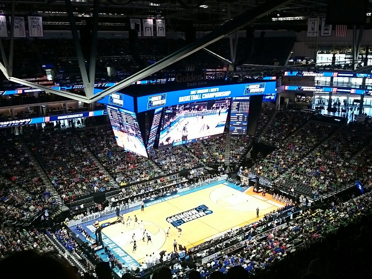 RDS94063's tweet photo. Rhode Island strong out of the gate #sweet16 #ncaa https://t.co/bDrMtobgWb