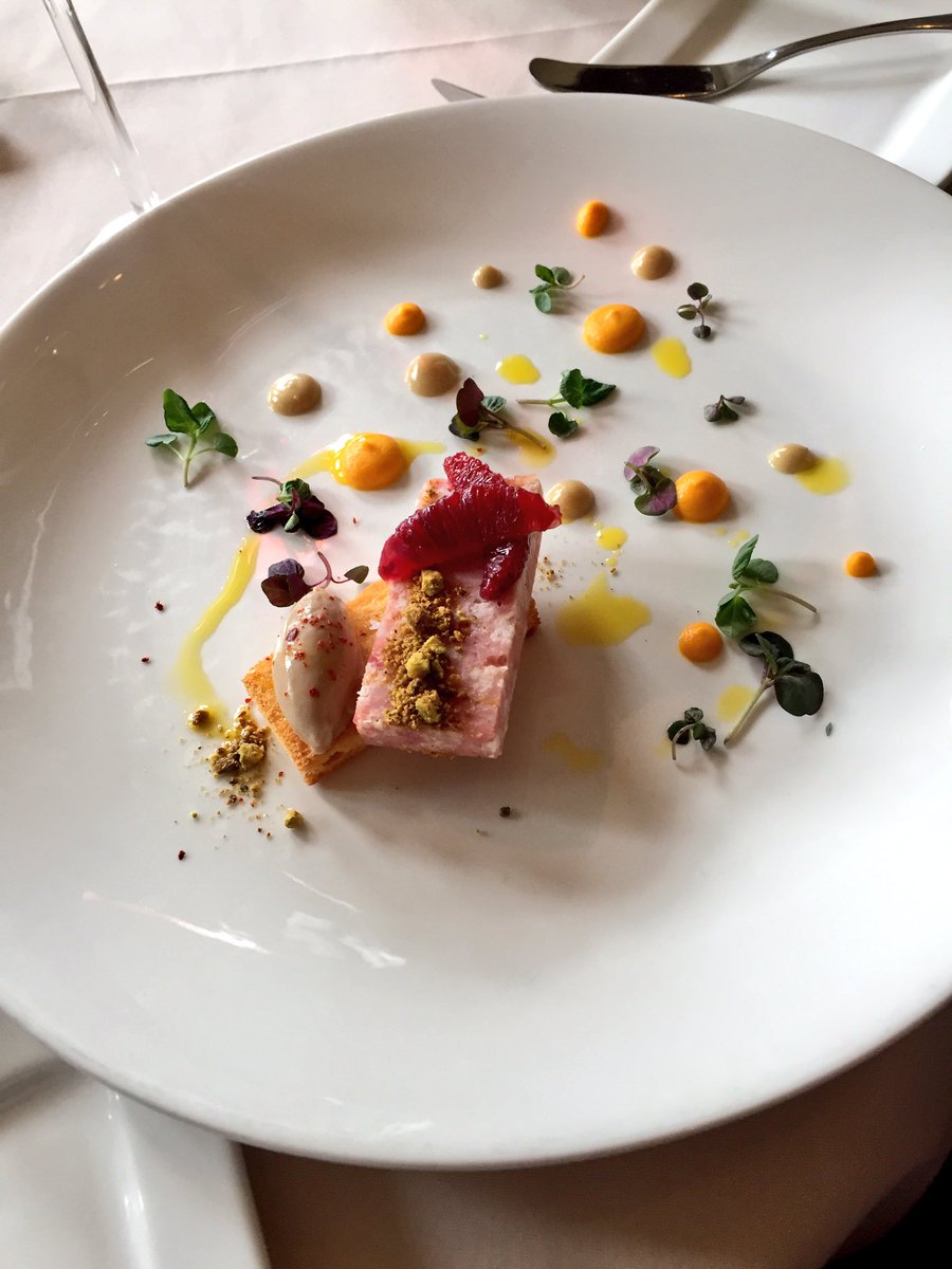 gustobuenvivir's tweet photo. Rabbit Terme &amp; Foie Brioche Toast la termina de conejo venia de Quebec y el foie impecable @RougeCal @ChefRogalski #ExperiencieCDNBeef https://t.co/JIVJBu3nJJ