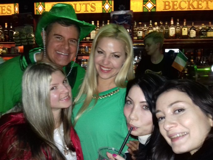 #StPatricksDay  has come to Budapest @brillbabesxxx @LittleMissRina @Gina_Gerson https://t.co/9PXLkh