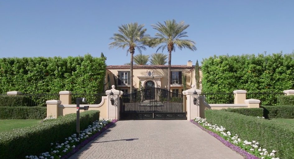pcgsir's tweet photo. #SANTABARBARA COMING TO #PARADISEVALLEY!  {{ SOON }}

https://t.co/p5atCt8G7W

#realestate #mls #agents #StPatricksDay #luxuryhomes #wine https://t.co/xgO4FHKcn5