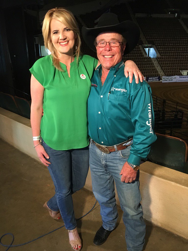 SallyPitts_WSFA's tweet image. Enjoyed talking with 8 time bull riding champion Don Gay. He's the color commentator for the rodeo. @SLERodeo