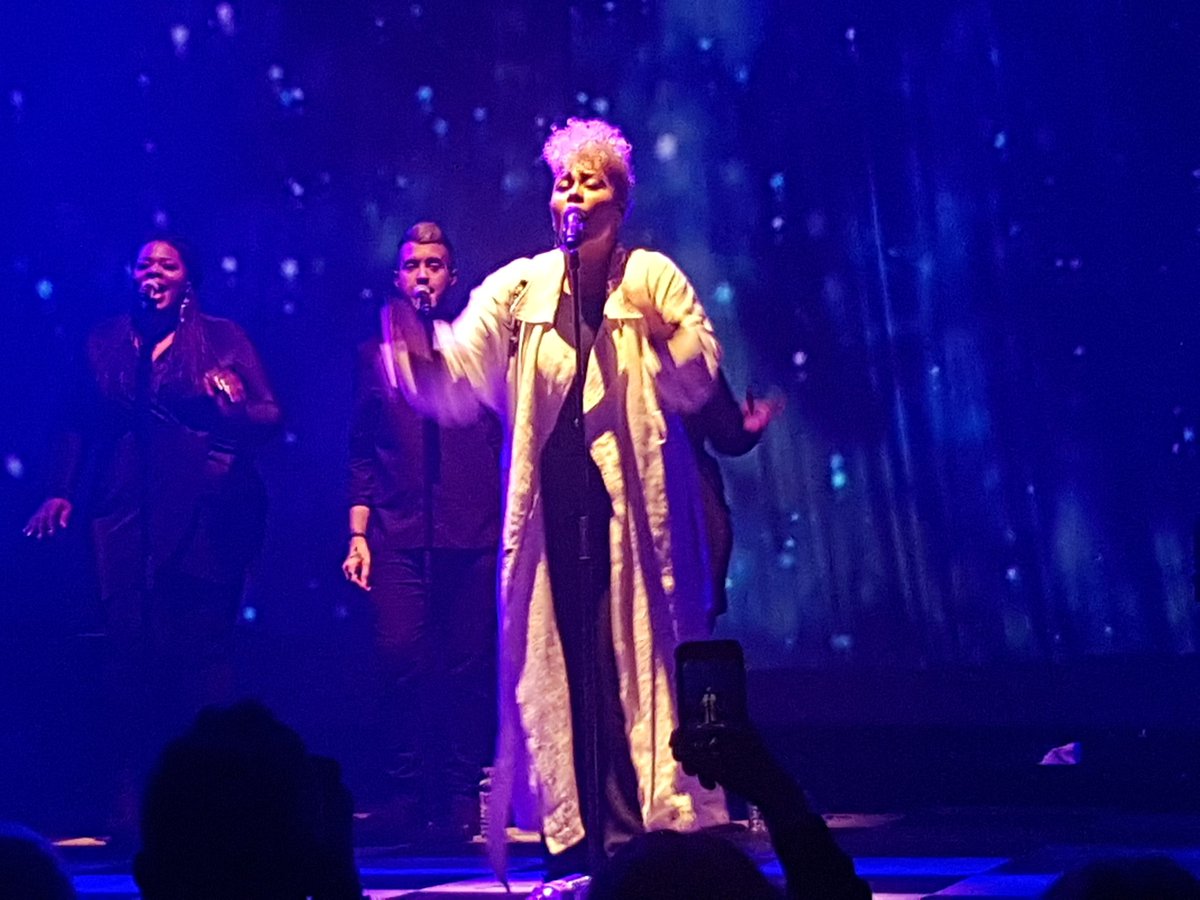 janey2007's tweet photo. Great night at Emeli Sande https://t.co/wXEv00nUcV
