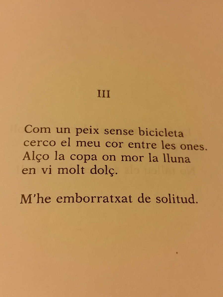 aina_v_moragues's tweet photo. #diadelapoesiacatalanaainternet #jollegeixo #mariamercèmarçal @FundacioMMM #piulemversos #piulempoesia Una dona sense un home és... https://t.co/0d85L6i9y3