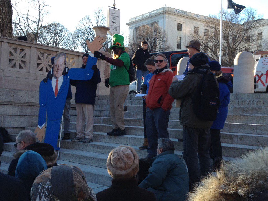 RedSunPress's tweet photo. #speakupcharlie Gov. Baker can't seem to say anything at #boston #ClimateChangeIsReal rally https://t.co/7ugV1IDsuZ