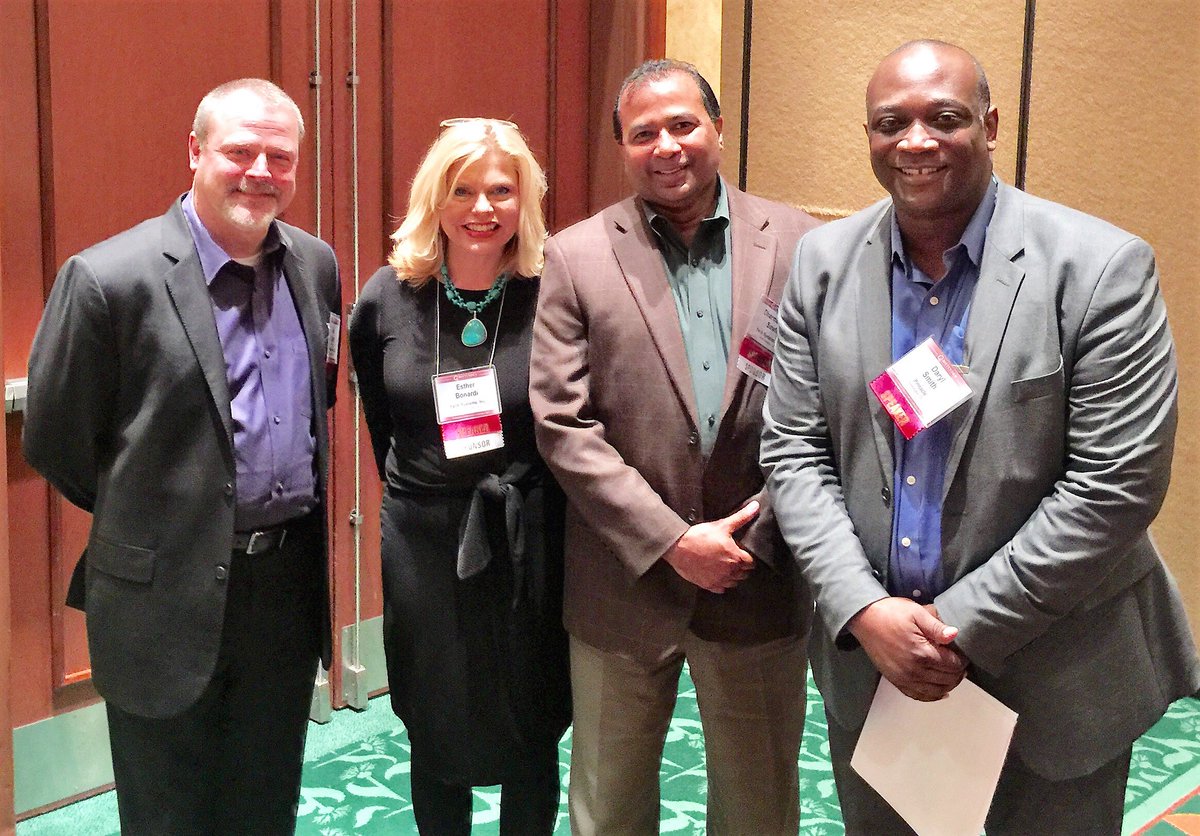 Yardi's tweet photo. .@Yardi's @Esther_Marketer &amp; @dharsawh discussed #data &amp; marketing at #MultiCon17! Find more #multifamily trends at https://t.co/yQDwiCNqei. https://t.co/rlRzJ7ey97
