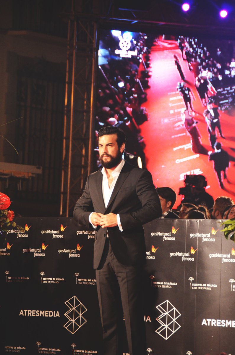 The long waited moment of #20festivalmálaga #alfombraroja! 📸🎞️ #newlyspanish

#alexdelaiglesia #Elbar #malagaFestival #malaga #mariocasas