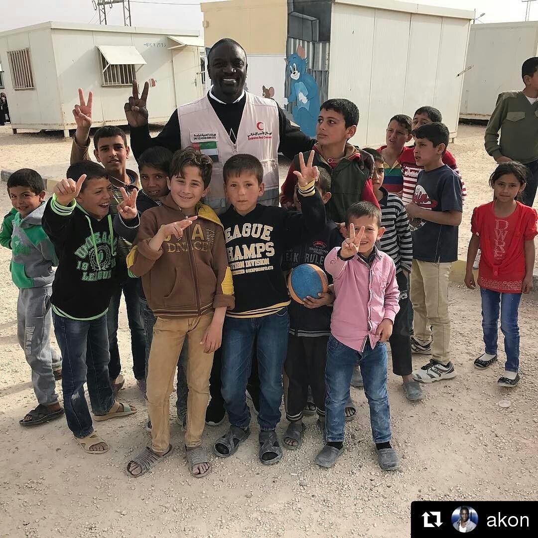 BadaraRafaela's tweet photo. #Repost @akon with @repostapp
・・・
My Refugee Crew #Akonlighting @emiratesrc @beaconofhopeuae https://t.co/AdVlNgNDre