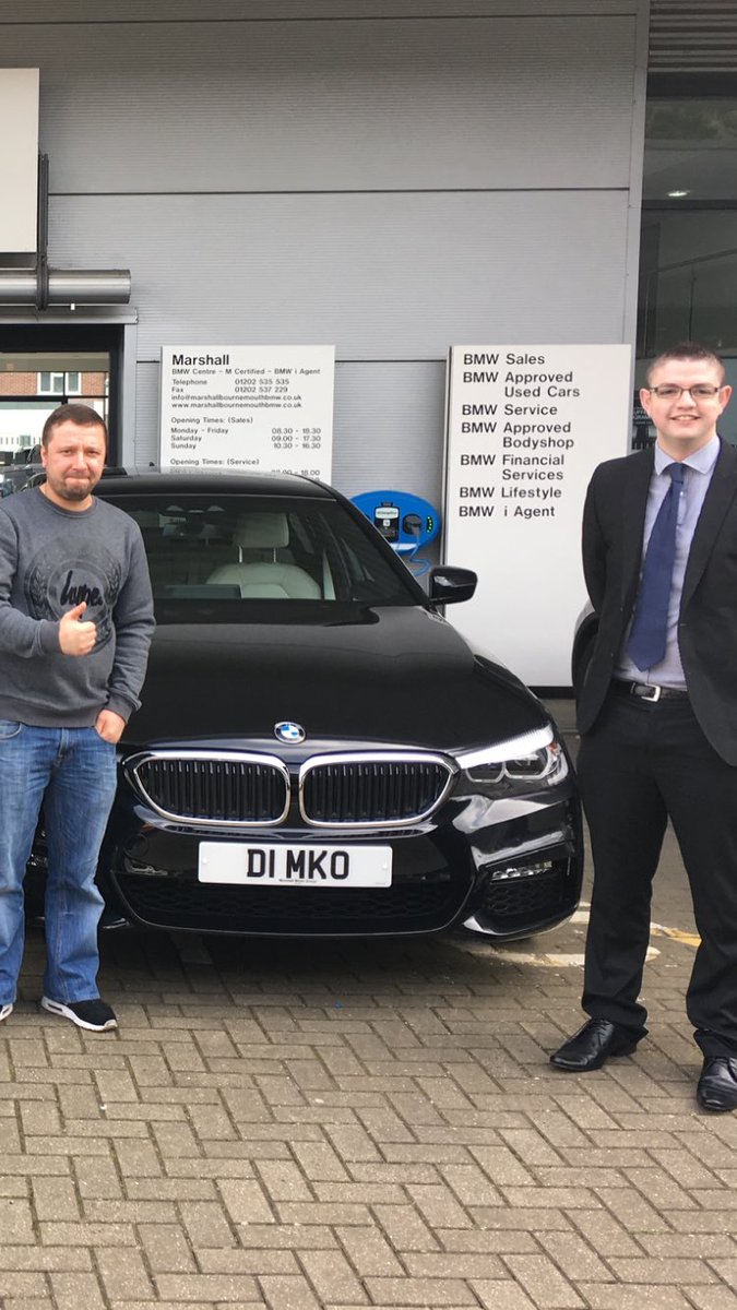 NumberPlatesCar's tweet photo. Mark handing over a brand new BMW 5 series this morning... #GreatCar #CarOfTheYear #NicePlate https://t.co/iqp97blz5C
