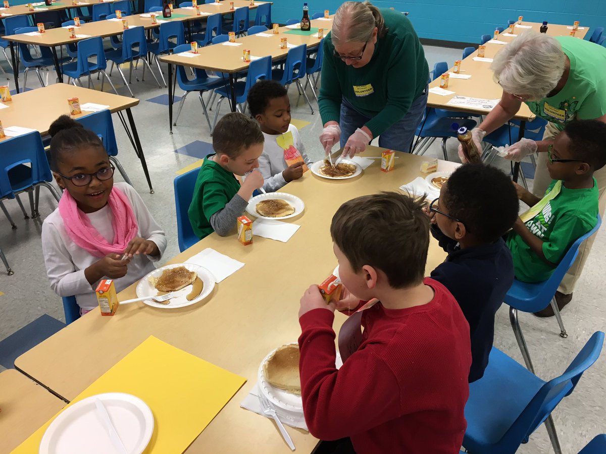 wiardl's tweet photo. That time of year again to celebrate goals and eat pancakes! @RoyalManorgjps https://t.co/JULUKiNeJW