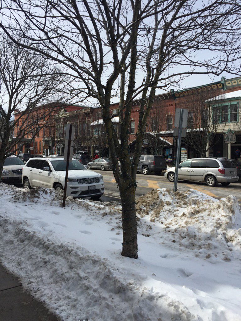 Jmaha28's tweet photo. Happy #StPatricksDay from ellicottville! ππ#Finnertys https://t.co/ZqQnoXqT7F