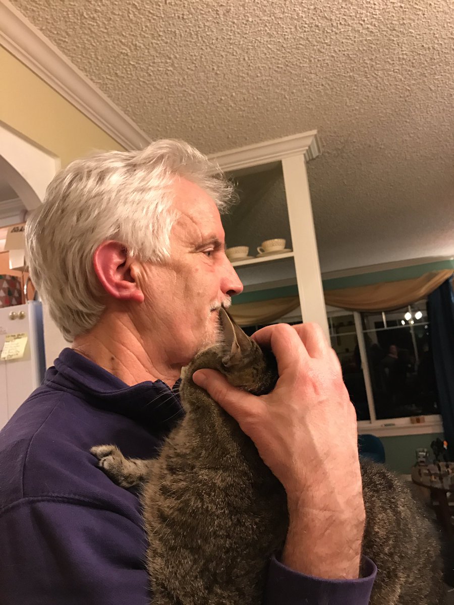 JammertheCat's tweet photo. This is why we hug. #petsareforpets #derbyphotoghuggingproject https://t.co/C2xJEoV8F9