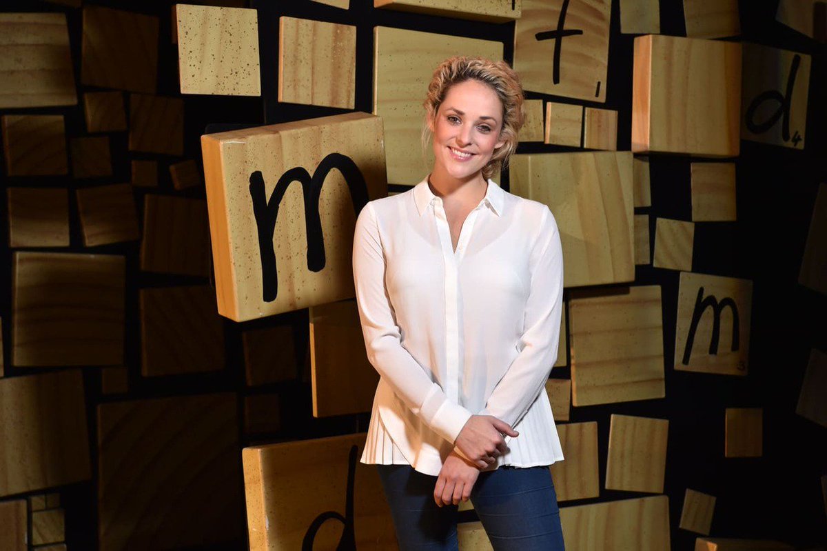 Honey Handover: @lucymaunder takes over from @elise_mccann in <a href="/MatildaAUNZ/">Matilda The Musical</a> aussietheatre.com.au/news/honey-han… #HoneyHandover #MatildaAU