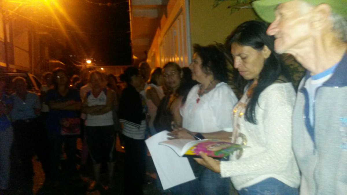 CLPROSAROJA1's tweet photo. #HogaresdelaPatria CalleIndustriaEjidoCampoEliasMerida CLAP CLP impulsando programa salud ASIC @MervinMaldonado @RamonLoboPSUV @GobAlexisR https://t.co/hZgwIWLCus