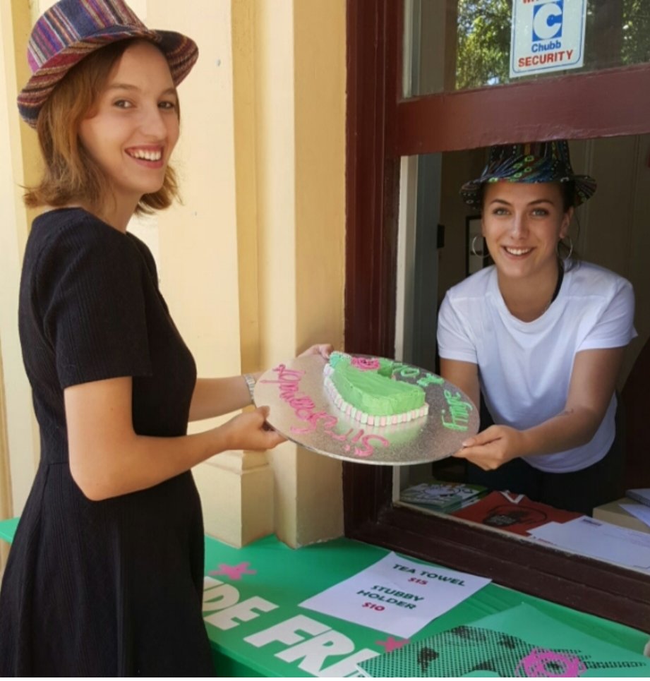 PringGreg's tweet image. Bribing the fringe office to unlock bonus points. #goosechase #adlfringe