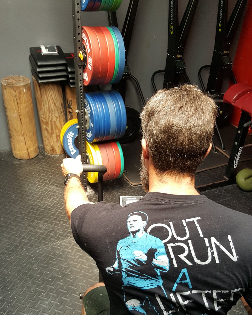 HallPassWatches's tweet photo. Happy Friday! #FunctionalFitness #IntervalTraining #Hiit #workout #Fitness #exercise #wod #gym #garagegym #outdoorworkout #fitlife #fit https://t.co/ACYdATfcgh