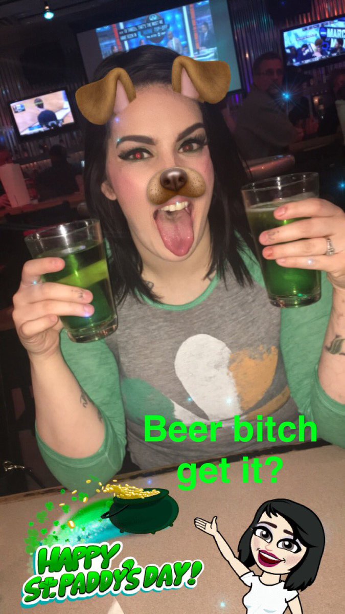 Gaberiellasm's tweet photo. Getting started right. #StPatricksDay #StPaddysDay #beer #greenbeerday #ff https://t.co/tDGJT0U2EL