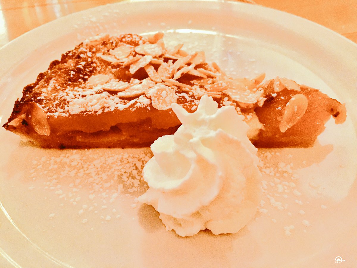 winebybrent's tweet photo. #pear tart w #Chantilly @LeBaratinYYZ #french 🇫🇷 #bistro in #Toronto 🇨🇦 w @belleisabelle cc @chefjeanregis https://t.co/AazNh5zWEu